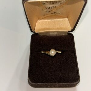 10k gold pearl ring